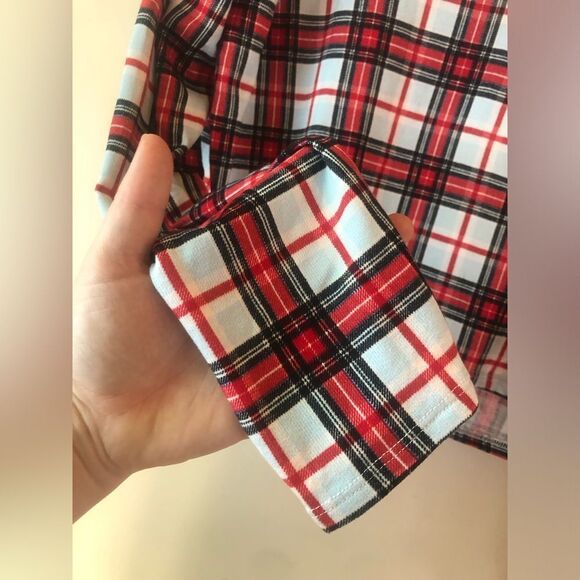 📳 Colsie | Plaid Soft Long Sleeve Top - Picture 3 of 3